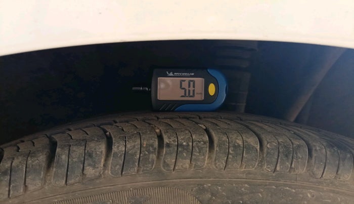 2014 Nissan Sunny XV PETROL, Petrol, Manual, 31,212 km, tyre