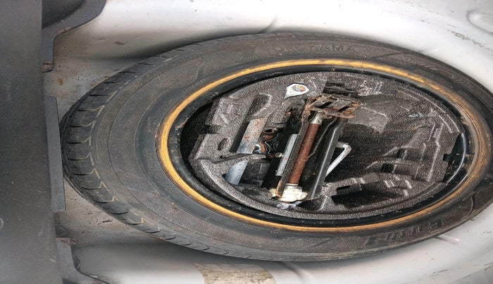 2014 Skoda Superb ELEGANCE 1.8 TSI AT, Petrol, Automatic, 81,819 km, tyre