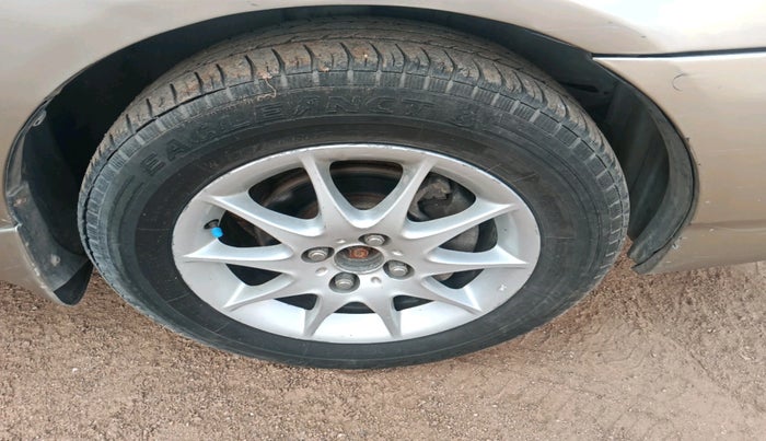 2008 Toyota Corolla H2 E 1.8, Petrol, Manual, 1,69,386 km, tyre