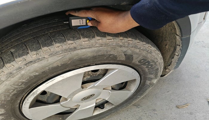 2016 Mahindra XUV500 W6 1.99, Diesel, Manual, 1,35,241 km, tyre