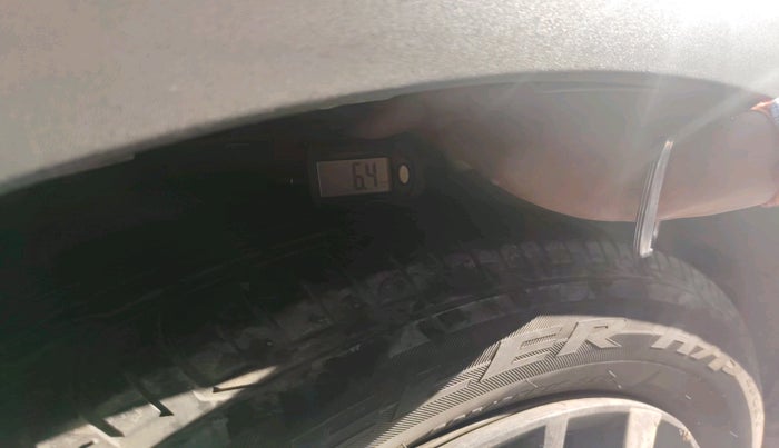 2023 Mahindra XUV300 W4 1.2 PETROL, CNG, Manual, 43,595 km, tyre