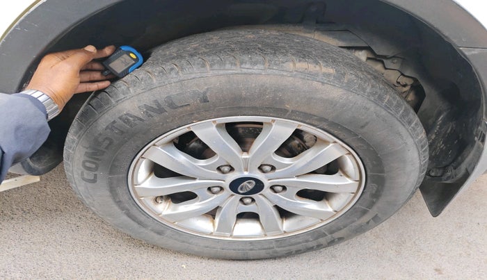 2015 Mahindra XUV500 W8, Diesel, Manual, 1,27,268 km, tyre