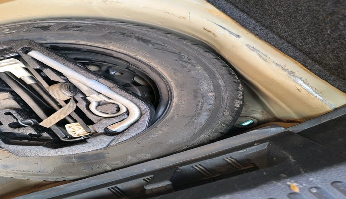 2013 Volkswagen Polo HIGHLINE DIESEL, Diesel, Manual, 94,197 km, tyre