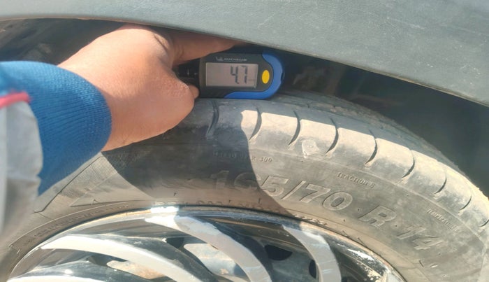 2021 Renault Kwid RXL, Petrol, Manual, 90,890 km, tyre