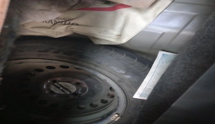 2015 Honda Brio S MT, Petrol, Manual, 27,526 km, tyre