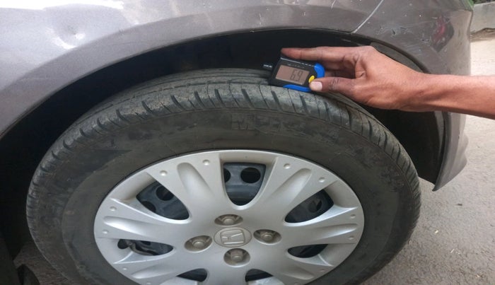 2015 Honda Brio S MT, Petrol, Manual, 27,526 km, tyre