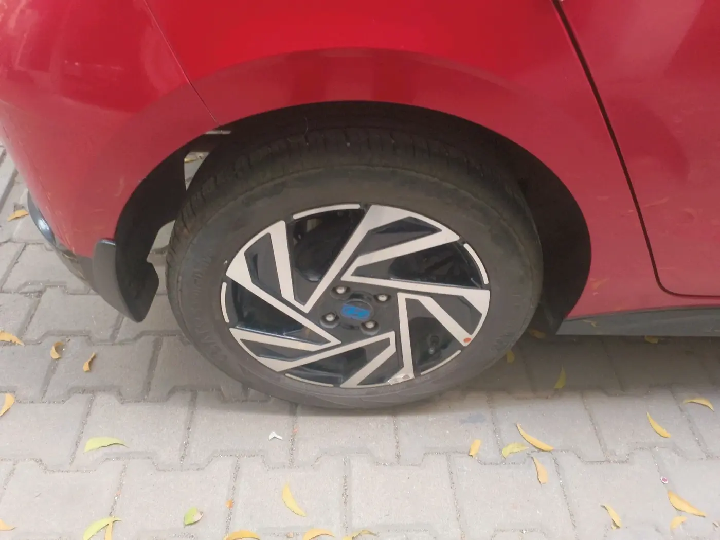 2024 Hyundai NEW I20 ASTA (O) 1.2 IVT, Petrol, Automatic, 8,749 km, tyre