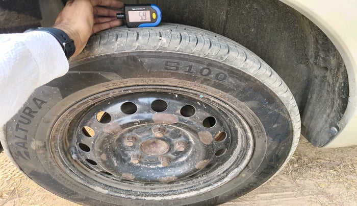 2011 Maruti SX4 VDI, Diesel, Manual, 2,20,108 km, tyre