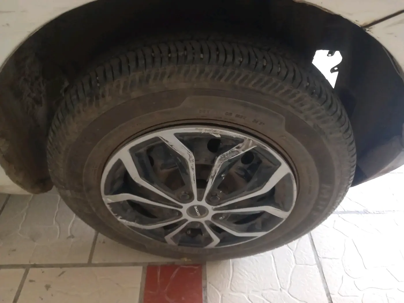 2012 Maruti Swift VDI, Diesel, Manual, 1,01,333 km, tyre