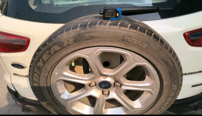 2019 Ford Ecosport TITANIUM + 1.5L DIESEL, Diesel, Manual, 1,36,689 km, tyre