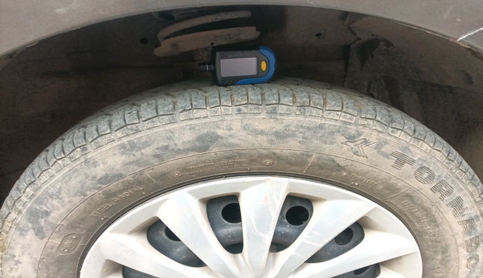 2016 Maruti Swift Dzire VDI, Diesel, Manual, 50,302 km, tyre