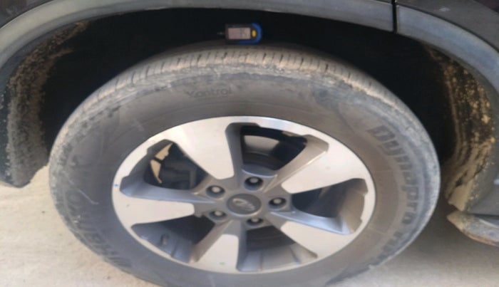 2021 Mahindra ALTURAS G4 4WD AT, Diesel, Automatic, 50,686 km, tyre