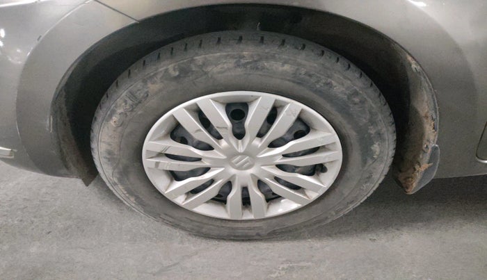 2018 Maruti Dzire VXI, Petrol, Manual, 43,104 km, tyre