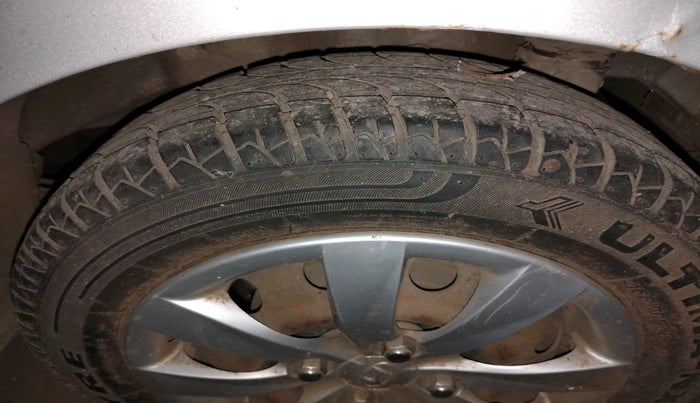 2012 Hyundai Eon MAGNA +, Petrol, Manual, 50,000 km, tyre