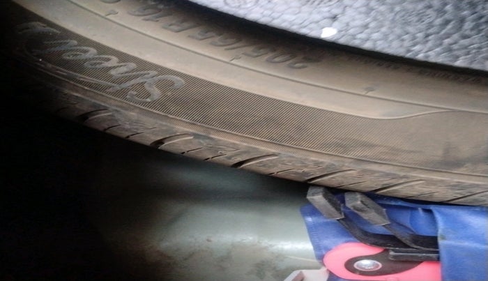 2020 Mahindra XUV300 W8 (O) 1.5 DIESEL AMT, Diesel, Automatic, 73,812 km, tyre