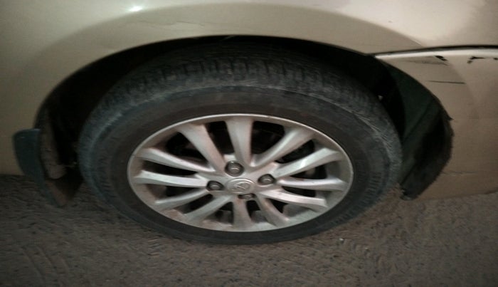2011 Toyota Etios V, Petrol, Manual, 18,993 km, tyre