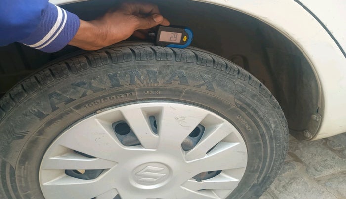 2013 Maruti Swift VXI, Petrol, Manual, 70,727 km, tyre