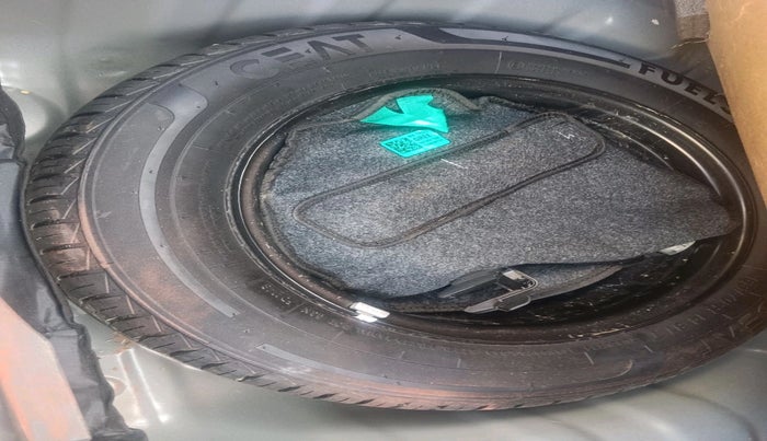 2024 Hyundai GRAND I10 NIOS SPORTZ 1.2 KAPPA VTVT, Petrol, Manual, 27,000 km, tyre