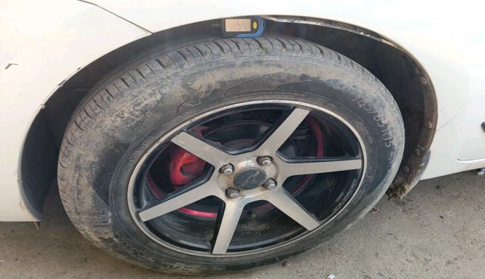 2019 Maruti Swift LXI, Petrol, Manual, 23,402 km, tyre