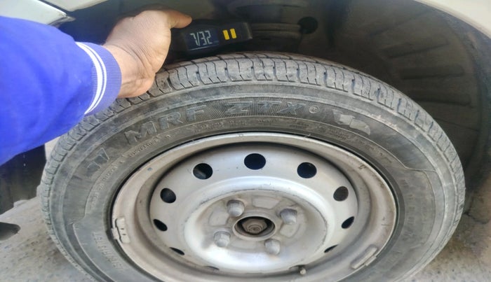 2011 Maruti Wagon R 1.0 LXI CNG, CNG, Manual, 1,26,261 km, tyre