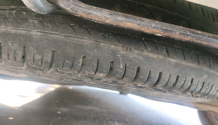 2021 Maruti Ertiga VXI CNG, CNG, Manual, 1,78,397 km, tyre