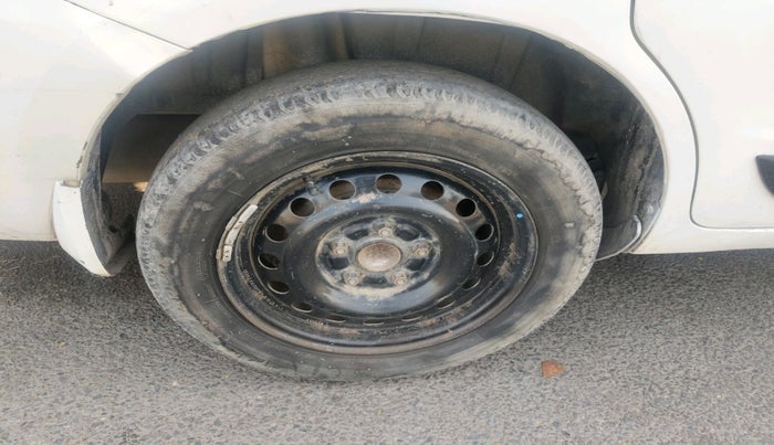 2021 Maruti Ertiga VXI CNG, CNG, Manual, 1,78,397 km, tyre