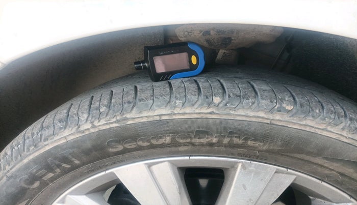 2023 Volkswagen VIRTUS HIGHLINE TSI 1.0 MT, Petrol, Manual, 45,090 km, tyre