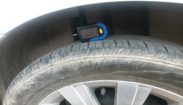 2023 Volkswagen VIRTUS HIGHLINE TSI 1.0 MT, Petrol, Manual, 45,090 km, tyre