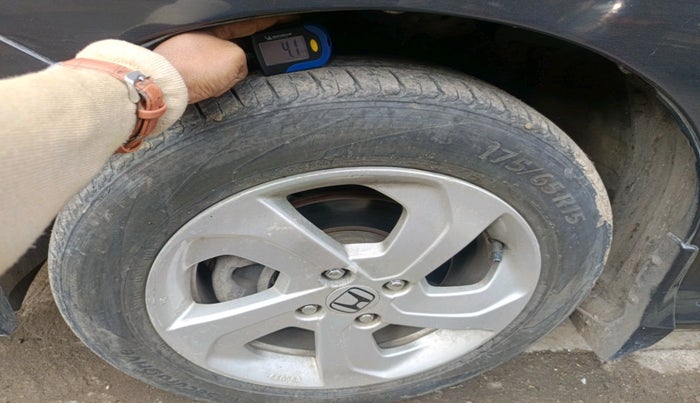 2016 Honda City 1.5L I-VTEC VX CVT, CNG, Automatic, 77,903 km, tyre