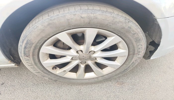 2012 Audi A6 2.0 TDI PREMIUM, Diesel, Automatic, 1,48,434 km, tyre