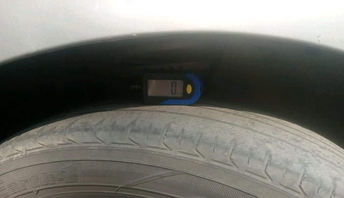 2013 Skoda Rapid PRESTIGE 1.6 TDI CR MT PLUS, Diesel, Manual, 2,28,972 km, tyre