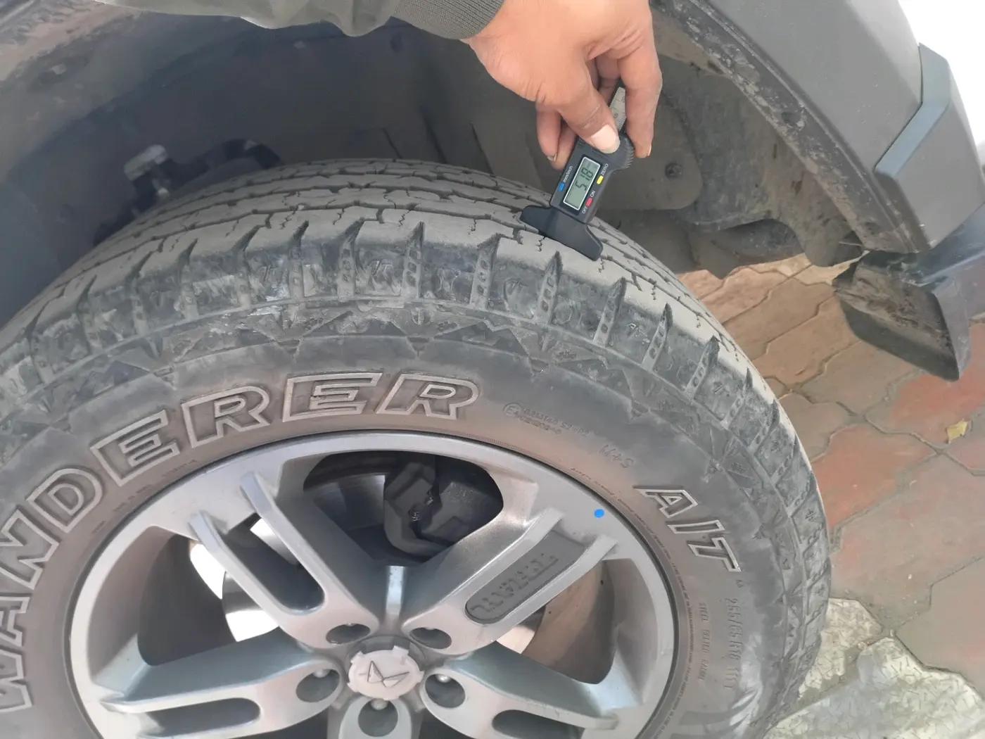 2023 Mahindra Thar LX PETROL HT 4WD AT, Petrol, Automatic, 45,838 km, tyre