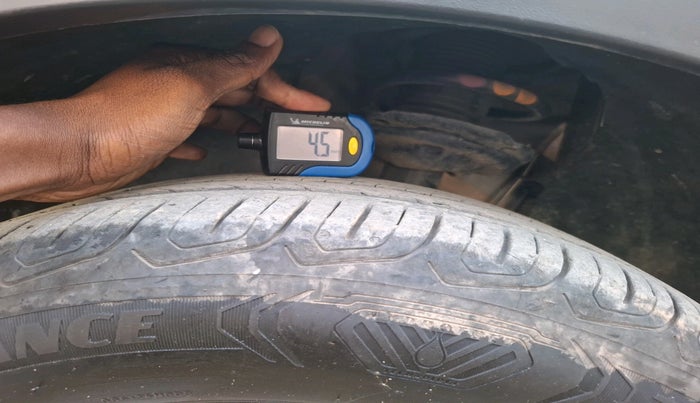 2022 Skoda KUSHAQ AMBITION 1.0L TSI MT, Petrol, Manual, 27,980 km, tyre