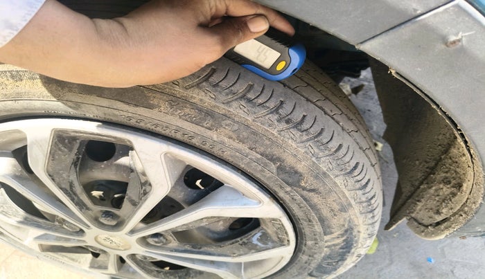 2018 Tata NEXON XM PETROL, Petrol, Manual, 81,213 km, tyre