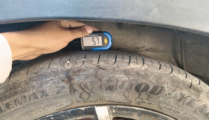 2018 Mahindra KUV 100 NXT K8 D 6 STR, Diesel, Manual, 76,505 km, tyre