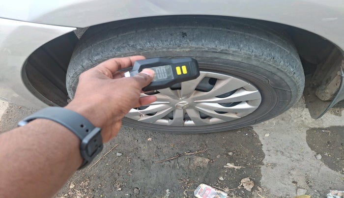 2012 Toyota Etios Liva G, Petrol, Manual, 1,49,565 km, tyre