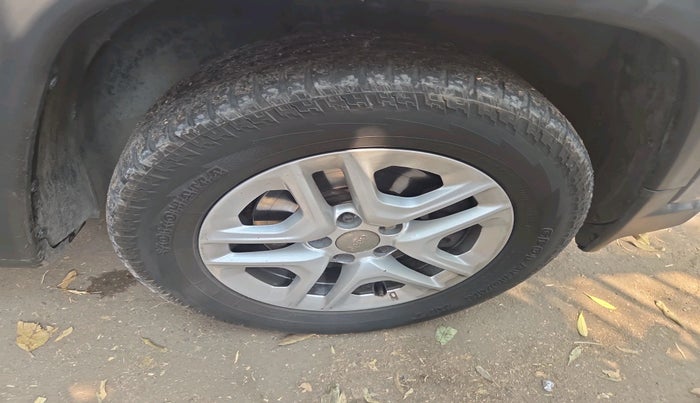 2019 Jeep Compass SPORT PLUS 2.0 DIESEL, Diesel, Manual, 1,04,726 km, tyre