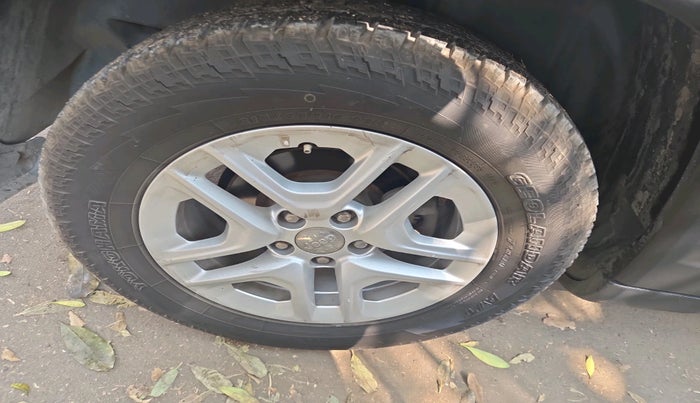 2019 Jeep Compass SPORT PLUS 2.0 DIESEL, Diesel, Manual, 1,04,726 km, tyre