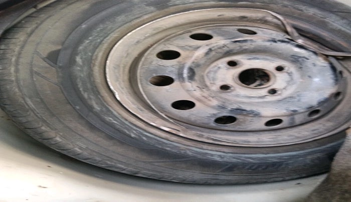 2012 Maruti Swift VDI, Diesel, Manual, 2,95,648 km, tyre