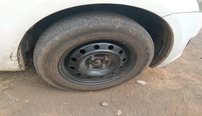 2012 Maruti Swift VDI, Diesel, Manual, 2,95,648 km, tyre