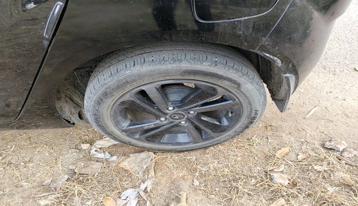 2022 Tata ALTROZ XZ PLUS PETROL DARK EDITION, Petrol, Manual, 26,222 km, tyre