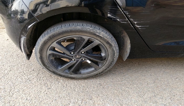 2022 Tata ALTROZ XZ PLUS PETROL DARK EDITION, Petrol, Manual, 26,222 km, tyre