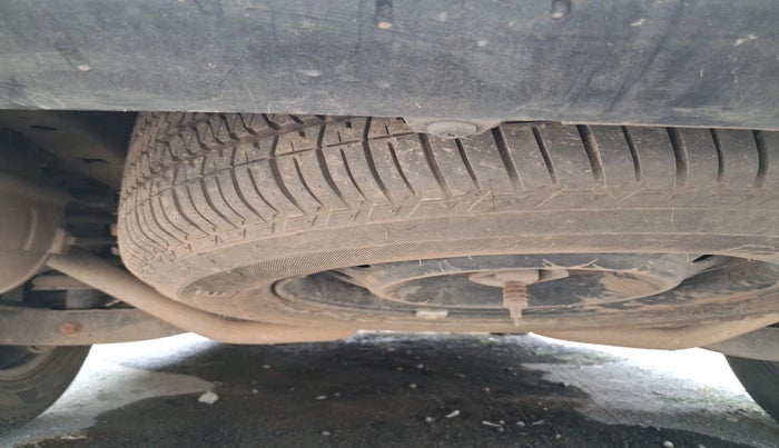 2016 Mahindra XUV500 W6, Diesel, Manual, 1,04,672 km, tyre