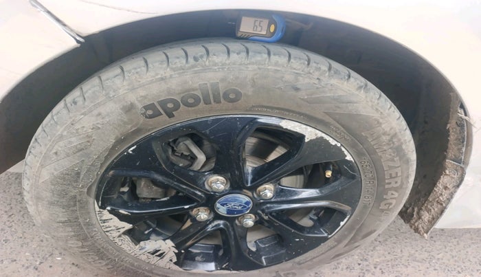 2015 Ford Figo Aspire TITANIUM 1.2 PETROL, CNG, Manual, 92,238 km, tyre