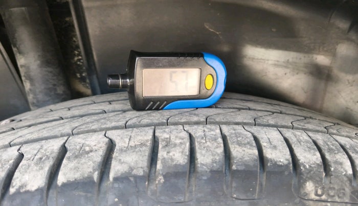 2017 Maruti Vitara Brezza ZDI, Diesel, Manual, 1,17,468 km, tyre