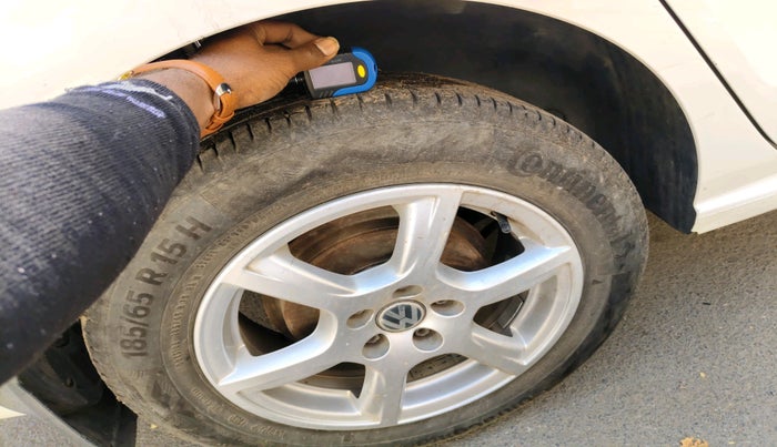 2014 Volkswagen Vento HIGHLINE DIESEL 1.6, Diesel, Manual, 1,52,154 km, tyre