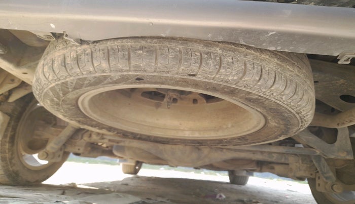 2016 Toyota Innova Crysta 2.7 ZX AT 7 STR, Petrol, Automatic, 1,31,142 km, tyre