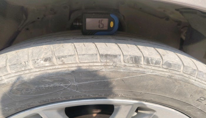 2016 Toyota Innova Crysta 2.8 ZX AT 7 STR, Diesel, Automatic, 2,06,445 km, tyre