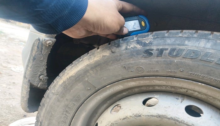 2011 Maruti Alto LX, CNG, Manual, 99,600 km, tyre