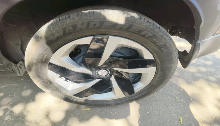 2024 Nissan MAGNITE XL, Petrol, Manual, 6,690 km, tyre